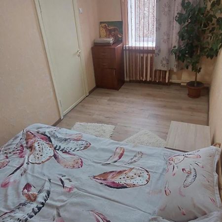 Appartement Оренда Затишної 2 Кімнатної Квартири В Самому Серці Рівного à Rivne Extérieur photo